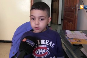 أم البواقي/ التلميذ آدم..إلتهاب المفاصل يحول حياته إلى مأساة بعين البيضاء