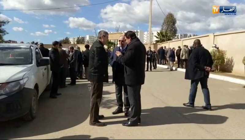 محمد عيسى يحضر مراسم تشييع جنازة المجاهد ووزير الشؤون الدينية الأسبق عبد الحفيظ أمقران