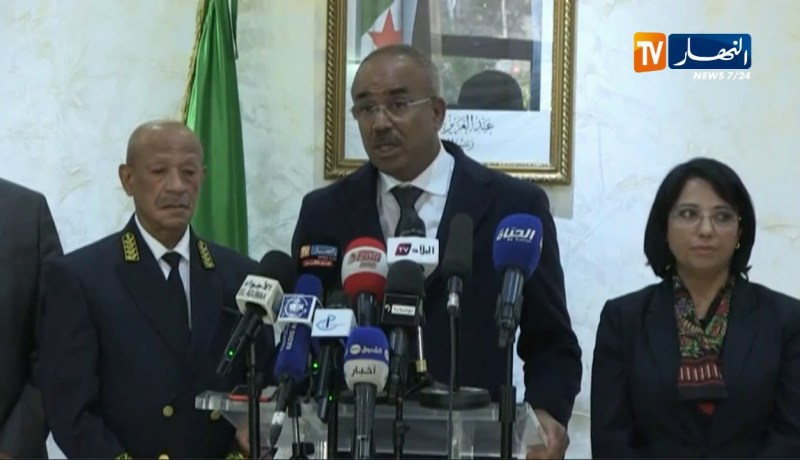 ندوة صحفية لوزير الداخلية “نور الدين بدوي” بمناسبة اليوم الوطني للبلدية