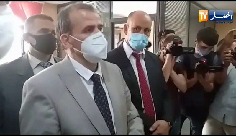 رزيق: إستخراج السجل التجاري يكون عن طريق الأنترنت بحلول 2021