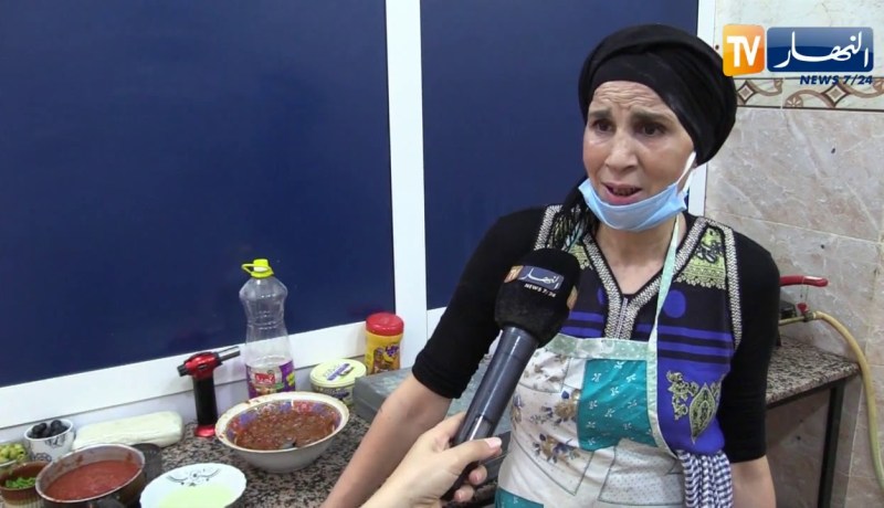 مجتمع: بوسائلها البسيطة.. ربيعة تعيد فتح محلها وتستأنف نشاطها بعد رفع الحجر التدريجي