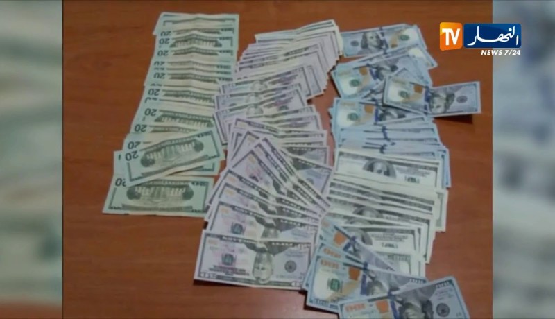 وهران: الجمارك تحبط محاولة تمرير 9680 دولار بمطار السانية