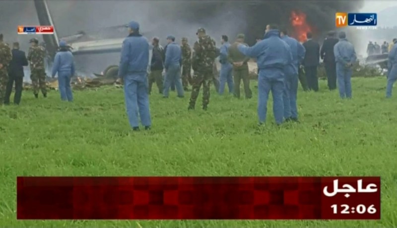 وزارة الدفاع تشير إلى إستشهاد 10 من طاقم الطائرة العسكرية