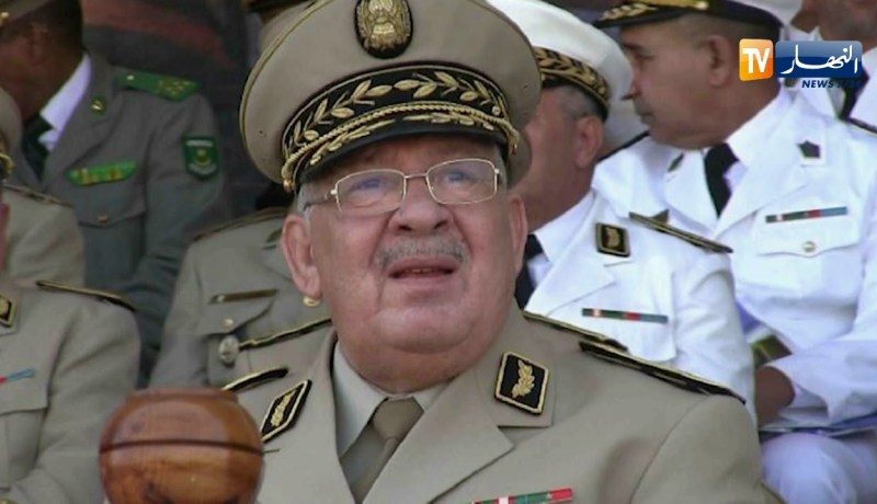 دفاع: الفريق أحمد قايد صالح في زيارة عمل و تفتيش إلى بشار