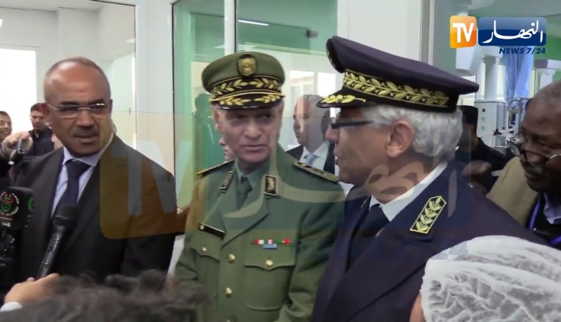 بدوي يمنح مسكنا لموظف في مستشفى ببلعباس