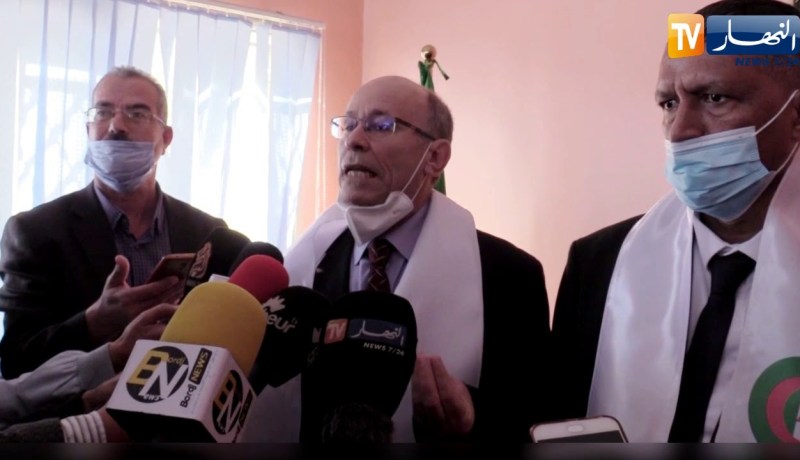 برج بوعريريج: الوزير المنتدب المكلف بالإستشراف يدعوا للتصويت بقوة على الدستور