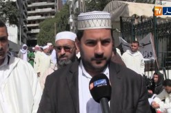 أئمة المساجد ينظمون وقفة إحتجاجية أمام وزارة الشؤون الدينية