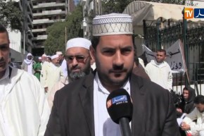 أئمة المساجد ينظمون وقفة إحتجاجية أمام وزارة الشؤون الدينية