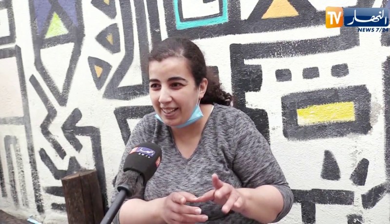 تيزي وزو: ليديا.. أنامل ناعمة تحول النفايات إلى تحف ساحرة