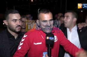 حصري للنهار: أنصار الخضر يشيدون ببلماضي ويبدون فرحتهم بالأداء الرجولي للّاعبين