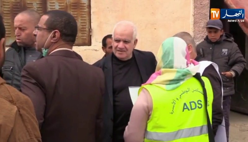 أم البواقي: عائلات معوزة تلزم بيوتها بمناطق الظل إثر تداعيات فيروس كورونا