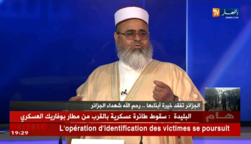 الشيخ علي عية: نحن نجلس آمنين في بيوتنا المكيفة وأبنائنا مرابطون في الصحراء والجبال من أجلنا