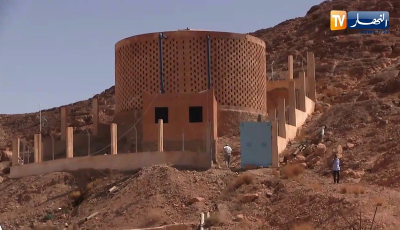 غرداية: مصالح الجزائرية للمياه تغلق الخزان وتحلل العينات بعد اكتشاف الجثة و ظهور اعراض تسمم