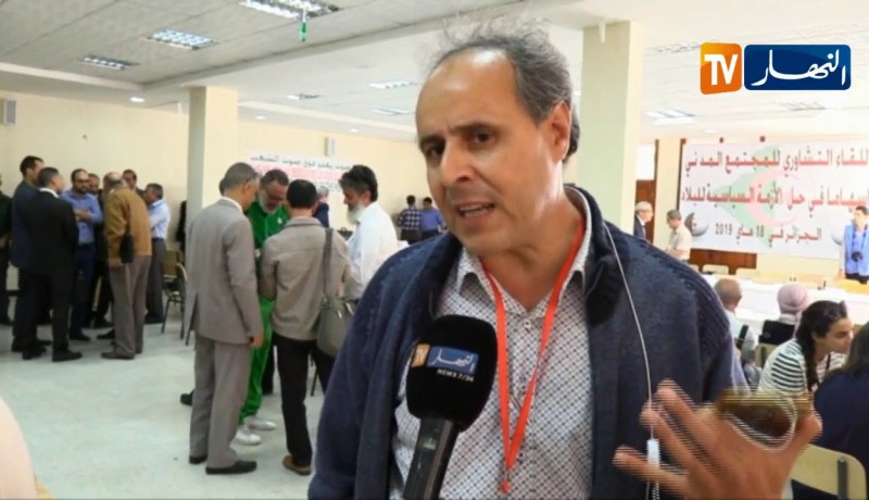 كنفدرالية النقابات الجزائرية تجتمع للخروج بحلول وإقتراحات للأزمة السياسية