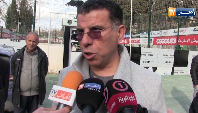 عشرات الأنصار يحتجون أمام مقر وفاق سطيف للمطالبة برحيل الإدارة