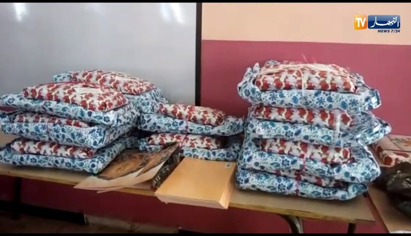 هكذا تم تكريم ازيد من 40 تلميذ من نجباء متوسطة لفلاي ببجاية