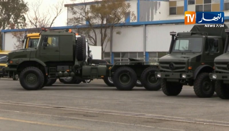 تسليم 252 شاحنة مرسيداس لفائدة المديرية المركزية للعتاد بوزارة الدفاع