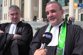 محامو وهران في وقفة احتجاجية أمام مقر مجلس القضاء الجديد