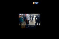 عنابة: شاب تحت تأثير المخدرات يرشق المارة بالحجارة ويحدث هلعا وسط شارع خميستي محمد