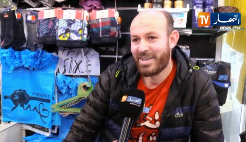 مجتمع: الأقمصة التي تحمل الشعارات السياسية تتصدر المبيعات