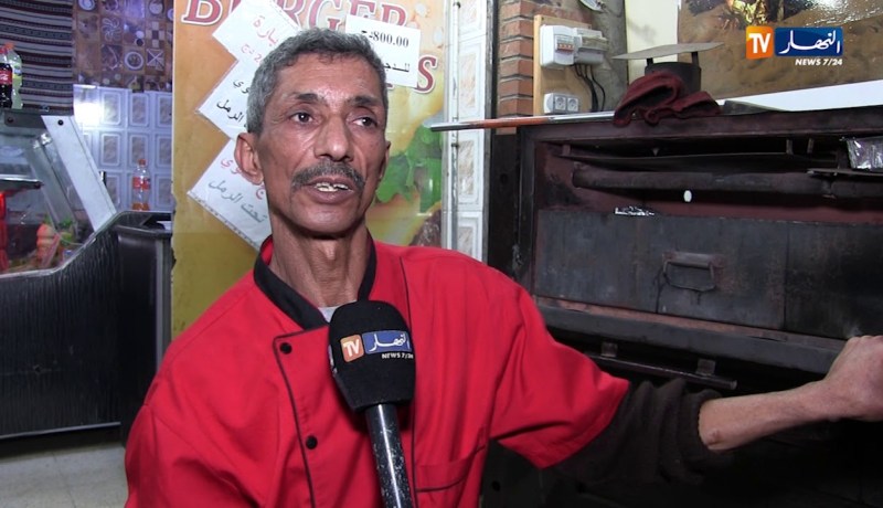 الدجاج المشوي على الرمل…وصفة “طارق السوفي” لمغازلة الزبائن