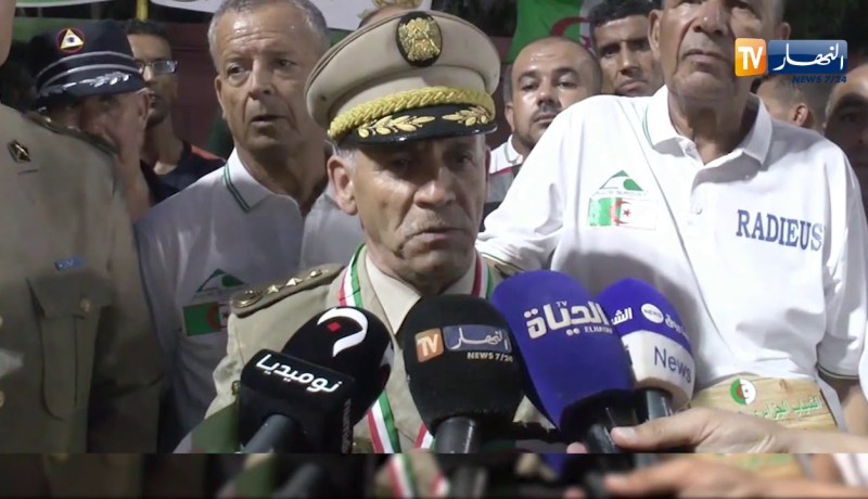 راديوز تكرم الفريق “أحمد قايد صالح” نائب وزير الدفاع قائد أركان الجيش الوطني الشعبي