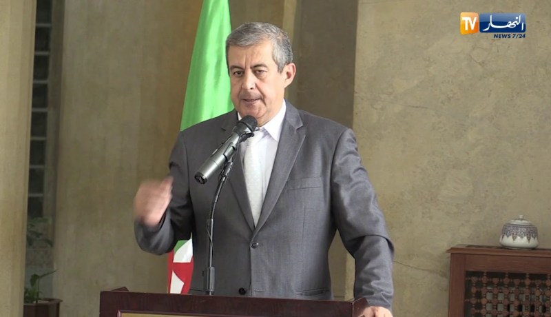 وزير الإتصال: ڨايد صالح يسهر على أن تتخطى الجزائر لأزمتها بكل نزاهه ولم يهمل دور القضاء