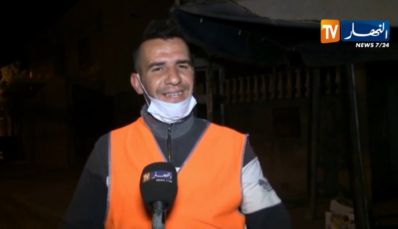 سكيكدة: هشام مطلاوي.. عامل نظافة شاب بشعار “عامل نظافة وأفتخر”