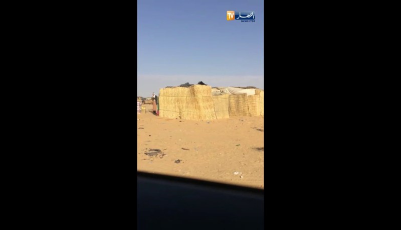 شاهد…هنا تباع السلع المهربة من الجزائر فيما وراء الحدود الجزائرية الجنوبية