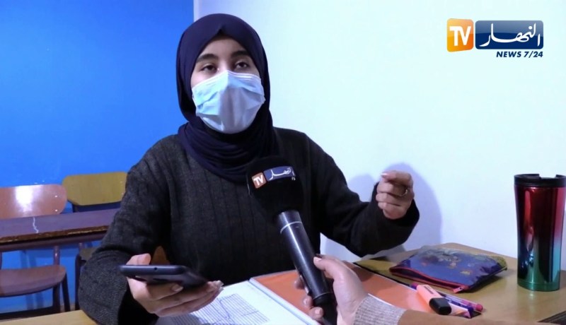 تصوير الدروس بالهاتف واللجوء للدروس الخصوصية .. التلاميذ بشعار 45 دقيقة لا تكفي !