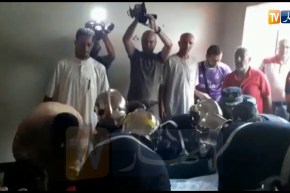 وصول جثمان الفقيد الراحل “رشيد طه “إلى منزله العائلي بسيق ولاية معسكر