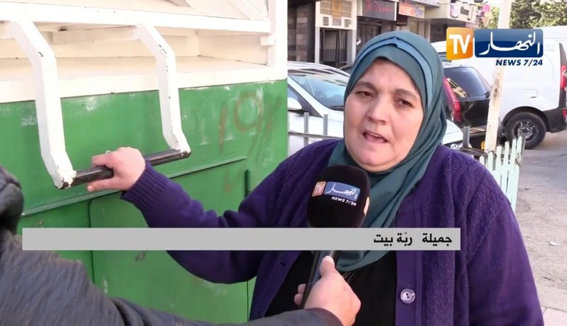 صندوق الملابس المستعملة.. باب لمساعدة المحتاجين والفقراء