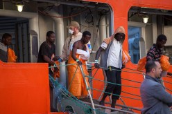 خفر السواحل الإيطالي ينقذ أكثر من آلاف مهاجر في البحر المتوسط