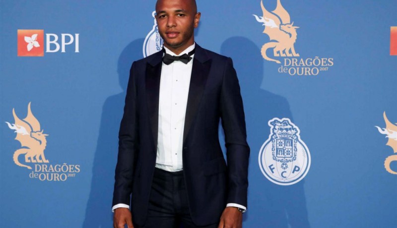 بورتو يُريد الإبقاء على براهيمي ويسعى لتجديد عقده