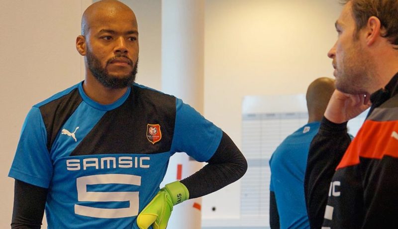 مبولحي يتسبب في إقالة مدرب حُراس “رين” !