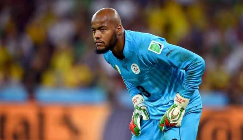 مبولحي يغيب عن التدريبات ويؤكد عدم مشاركته رسميا أمام تونس