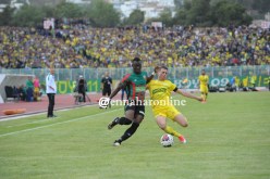 العميد والكناري يفترقان على التعادل السلبي في الشوط الأول