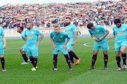 مواسة وغريب يجتمعان باللاعبين ويطالبانهم باللقب الشتوي