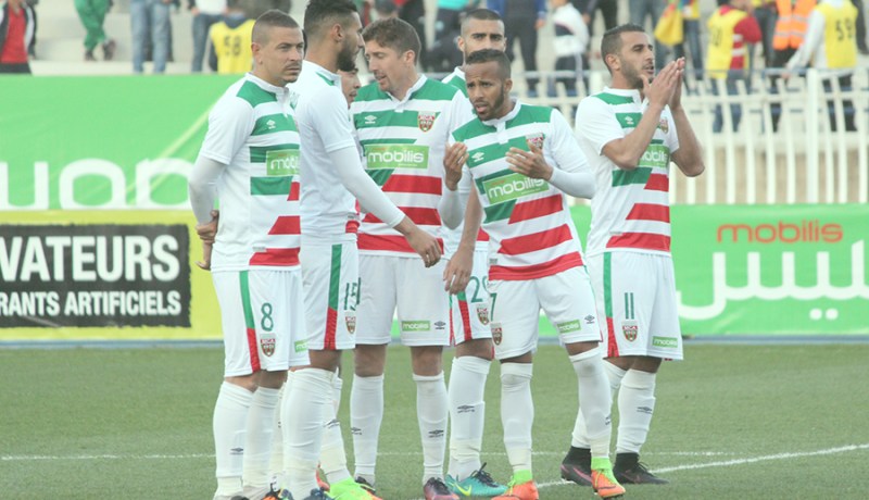 العميد من أجل دخول التاريخ