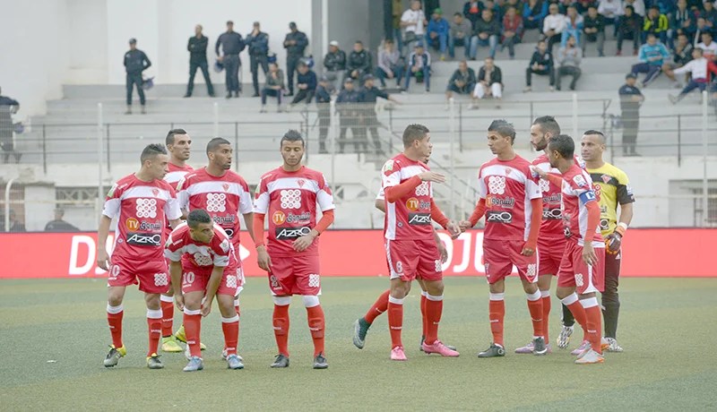 11 مسرحا من مولودية وهران في قائمة يتصدرها براجة والعقبي