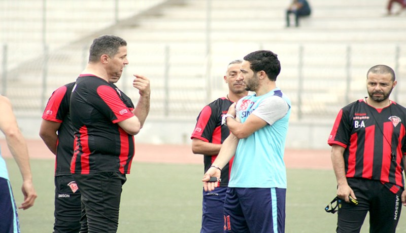 بلعطوي.. سرقوا منا نقطتين ومسيرو شبيبة القبائل اجتمعوا بالحكم بين شوطي المباراة