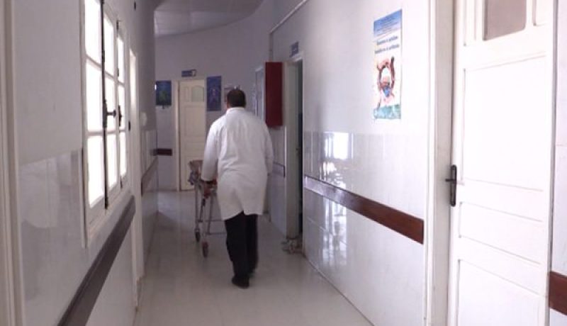 فتح 99 منصبا ماليا لتوظيف أطباء اخصائيين ببسكرة