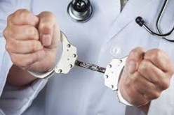 تبسة: توقيف طبيب جراح متلبس بتلقي رشوة من مريضة ببئر العاتر