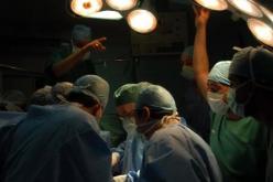 الأطباء يتنكرون لأساتذتهم