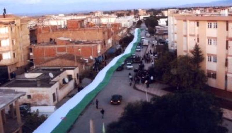 أكبر راية وطنية طولها 500 متر بالمدية
