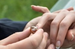 بالفيديو.. شاب يلجأ لحيلة ماكرة لطلب الزواج من محبوبته