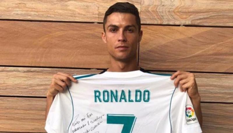 رونالدو حزين على مشجع صغير مات في زلزال المكسيك