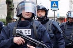 السجن لشرطي صفع مهاجرا في فرنسا