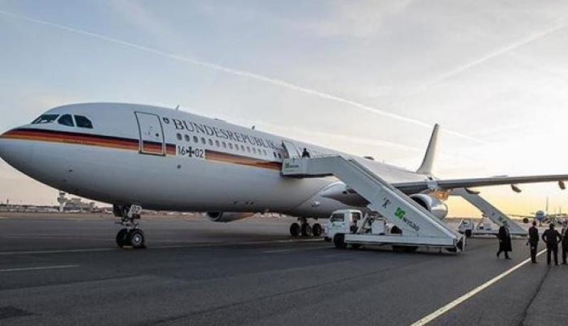 طائرة ميركل تهبط اضطراريا في مطار كولونيا