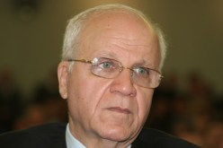 وزير الخارجية الجزائري يلتقي نظيره الايراني لتدعيم التعاون البيني